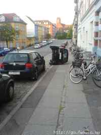 Erikoinen tapa parkkeerata