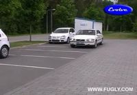 Auton parkkeeraus