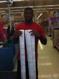 Joulu on ihmeiden aikaa - Houston Texans jalkapalloseuran Andre Johnson osti 19,000 dollarilla joululahjoja Lastensuojeluliiton lapsille Texasissa.