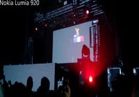 HTC 8X vs Nokia Lumia 920 Deadmau5 keikalla