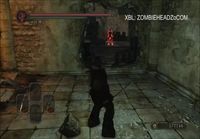 Kolmevuotias tyttö pelaa Dark Souls 2:sta