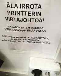 Älä irroita printterin virtajohtoa